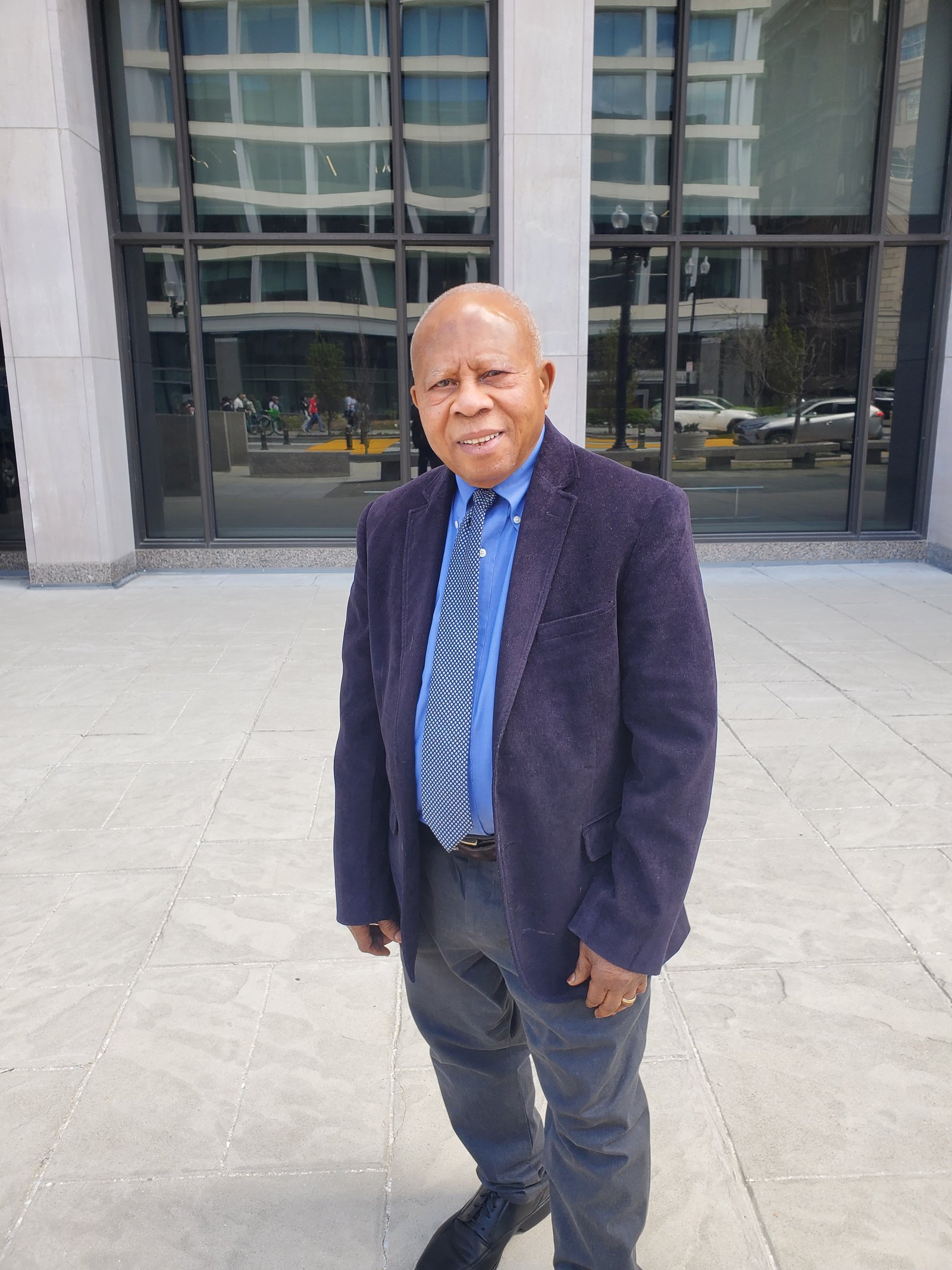 Dr. Owen Owunwanne
